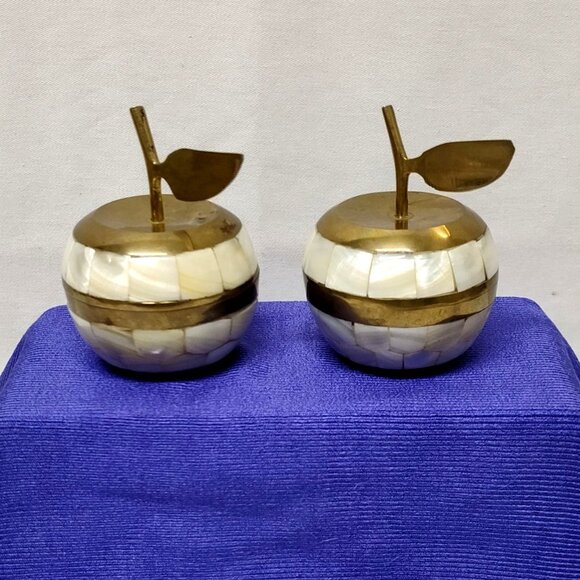 Mother Of Pearl & Brass Apple Shape Jewelry Trinket Hide-away Boxes Set of 2 HTF - Picture 3 of 10